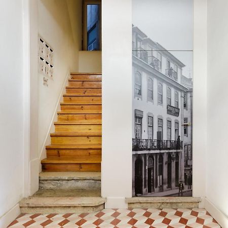 Update Urban Chic Flat In 19Th Century Building 2 Bedrooms & 2 Bathrooms & Ac Central Alfama District Lissabon Buitenkant foto