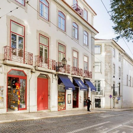 Update Urban Chic Flat In 19Th Century Building 2 Bedrooms & 2 Bathrooms & Ac Central Alfama District Lissabon Buitenkant foto
