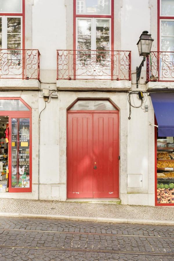 Update Urban Chic Flat In 19Th Century Building 2 Bedrooms & 2 Bathrooms & Ac Central Alfama District Lissabon Buitenkant foto
