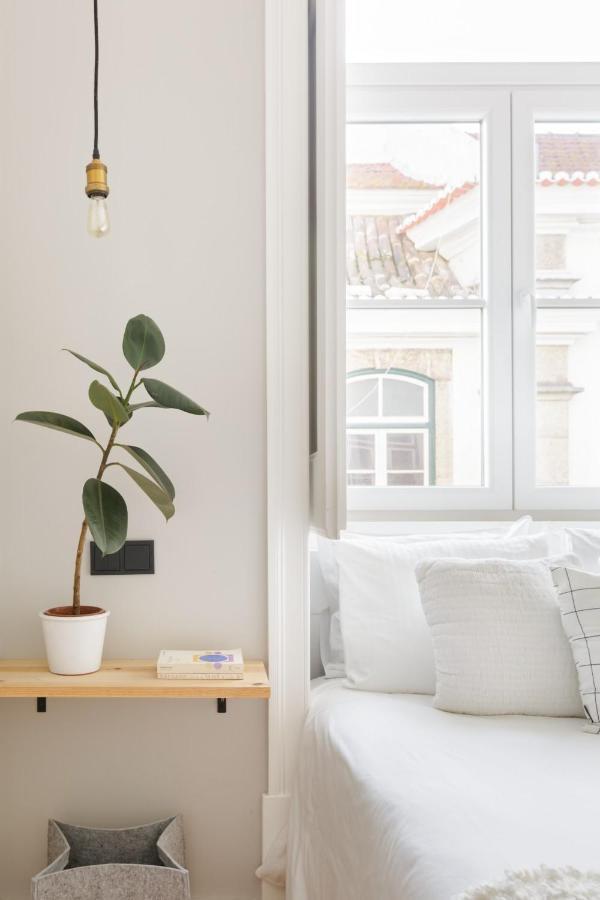 Update Urban Chic Flat In 19Th Century Building 2 Bedrooms & 2 Bathrooms & Ac Central Alfama District Lissabon Buitenkant foto