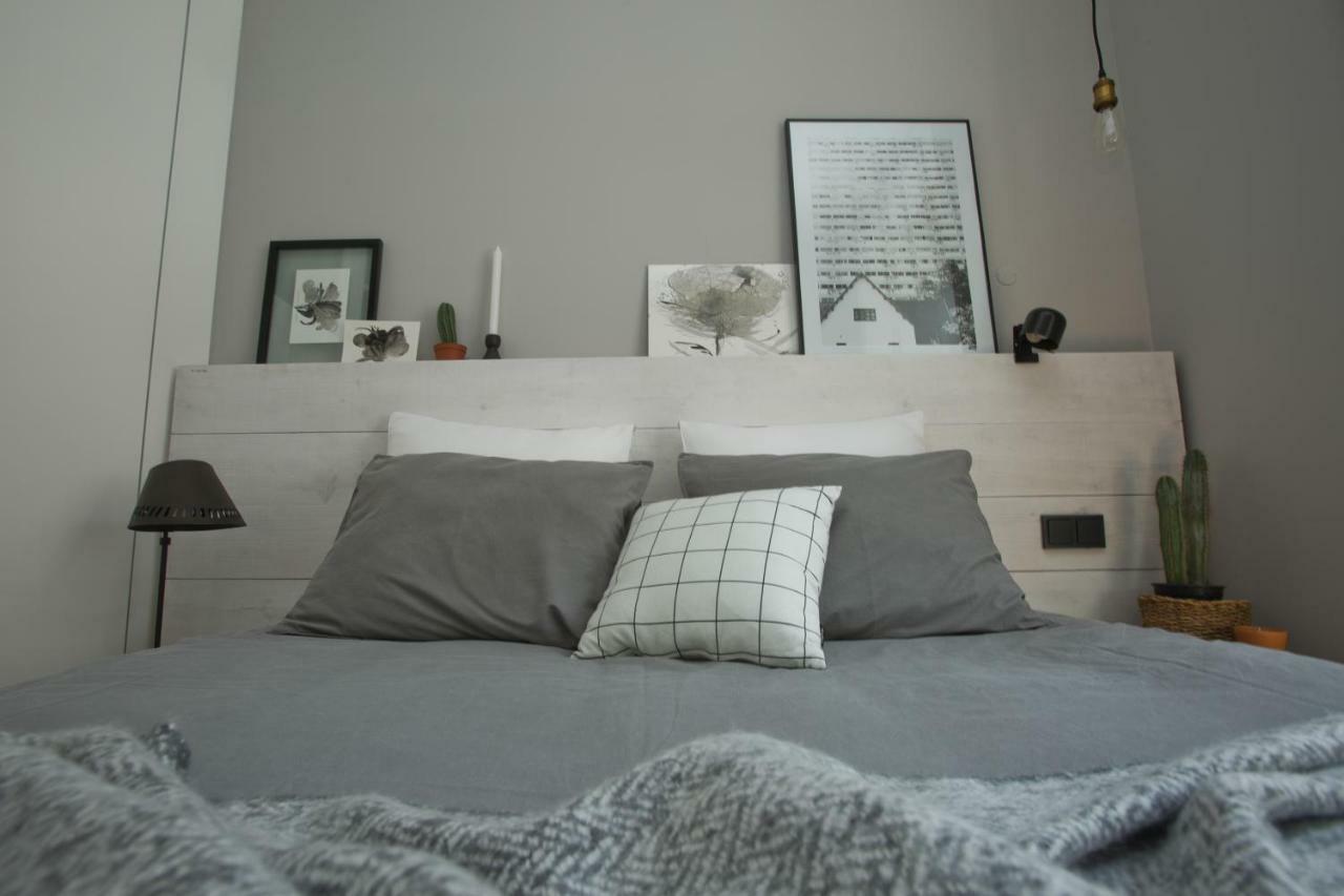 Update Urban Chic Flat In 19Th Century Building 2 Bedrooms & 2 Bathrooms & Ac Central Alfama District Lissabon Buitenkant foto