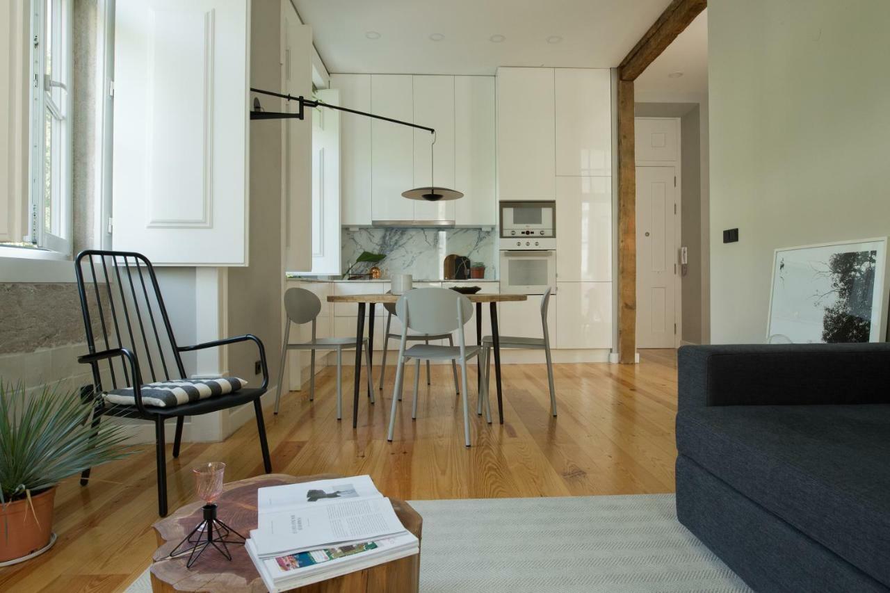 Update Urban Chic Flat In 19Th Century Building 2 Bedrooms & 2 Bathrooms & Ac Central Alfama District Lissabon Buitenkant foto